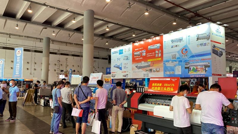 在挑选活动搭建材质时，还需要考虑以下因素：