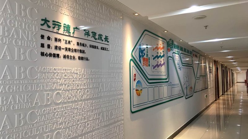 揭秘灯箱制作：玻璃钢材质的奥秘与工艺流程